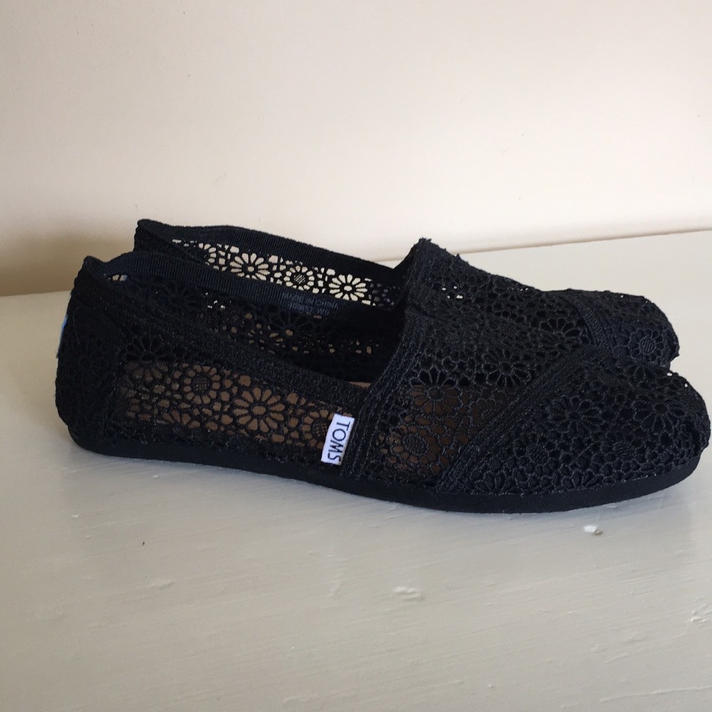 WOMANS TOMS SHOES BRAND NEW NEVER WORN